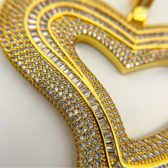 Huge Iced Out Baguette & Round Cubic Zirconia Hollow Heart Pendant for Necklace - Picture 6 of 10